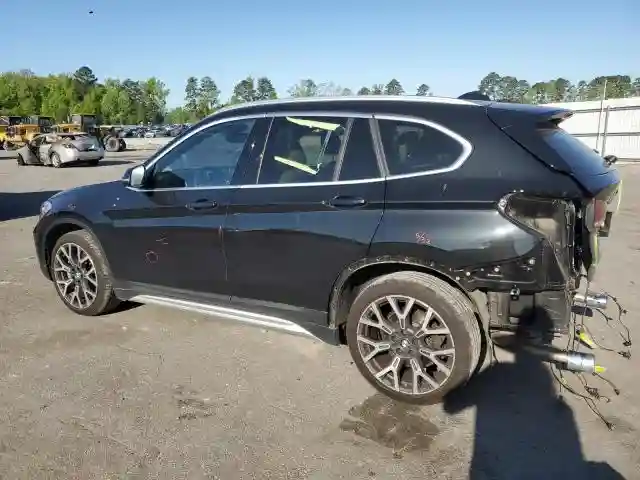 WBXJG7C02M5U22447 2021 BMW X1-1
