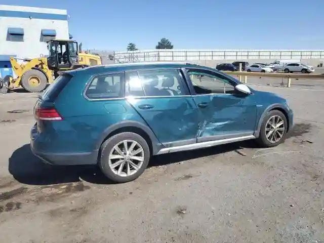 3VWH17AU9JM758196 2018 VOLKSWAGEN GOLF-2