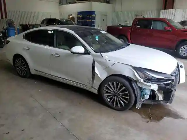 KNALC4J19J5124675 2018 KIA CADENZA-3