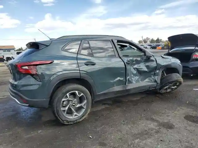 KL77LHEP2SC226968 2025 CHEVROLET TRAX-2
