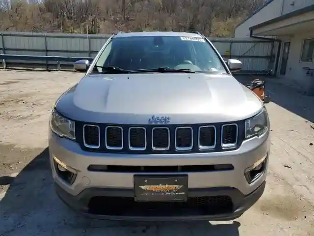 3C4NJDBB1KT703251 2019 JEEP COMPASS-4