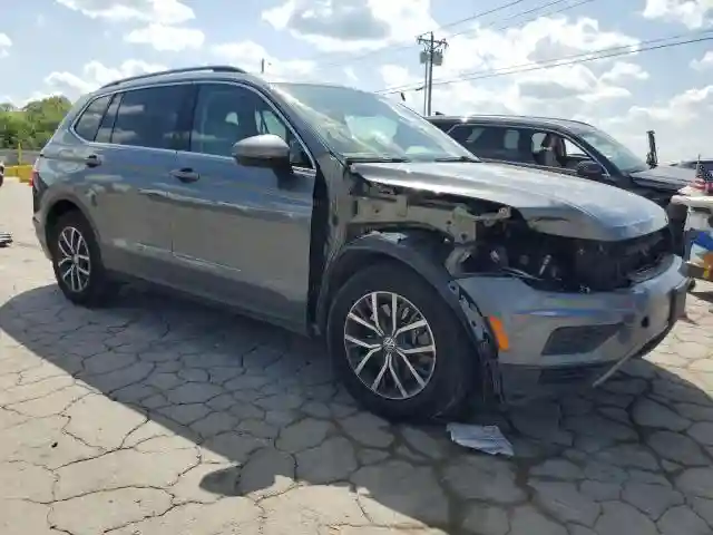3VV3B7AX6KM006625 2019 VOLKSWAGEN TIGUAN-3