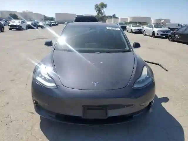 5YJ3E1EB8JF130500 2018 TESLA MODEL 3-4