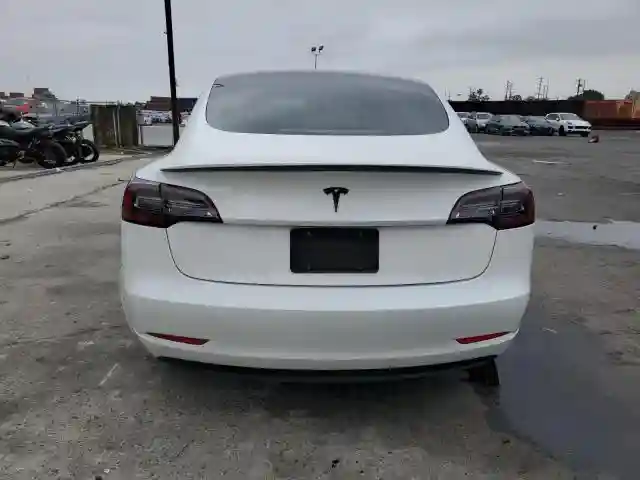 5YJ3E1EA7KF309944 2019 TESLA MODEL 3-5
