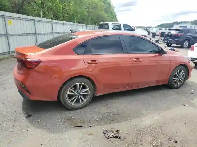 3KPF24AD4PE547593 2023 KIA FORTE-2