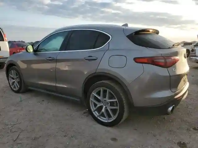 ZASFAKAN9J7B88059 2018 ALFA ROMEO STELVIO-1