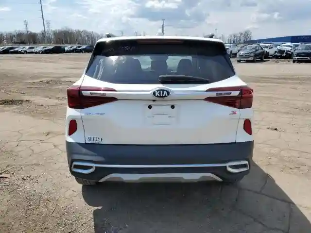 KNDEUCAA9M7149295 2021 KIA SELTOS-5