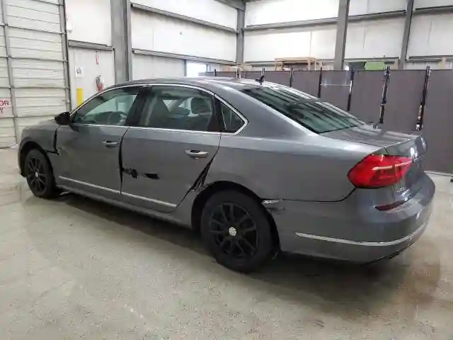 1VWAT7A37GC042443 2016 VOLKSWAGEN PASSAT-1