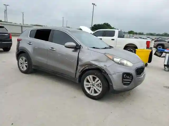 KNDPMCAC9J7371650 2018 KIA SPORTAGE-3