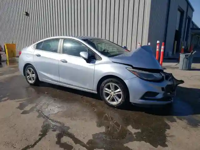 1G1BE5SM8J7138152 2018 CHEVROLET CRUZE-3