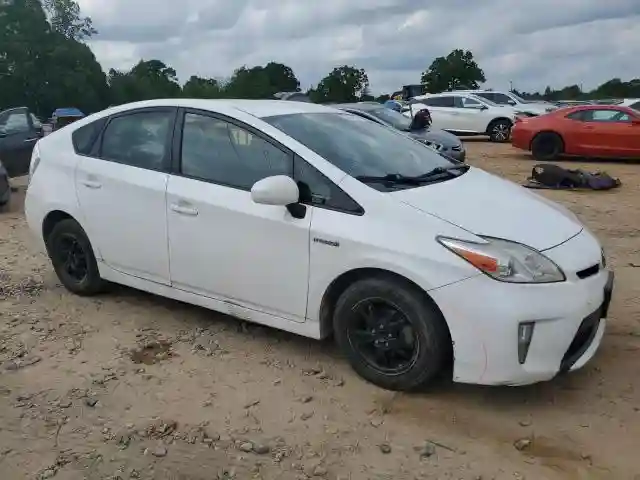 JTDKN3DUXF1954993 2015 TOYOTA PRIUS-3