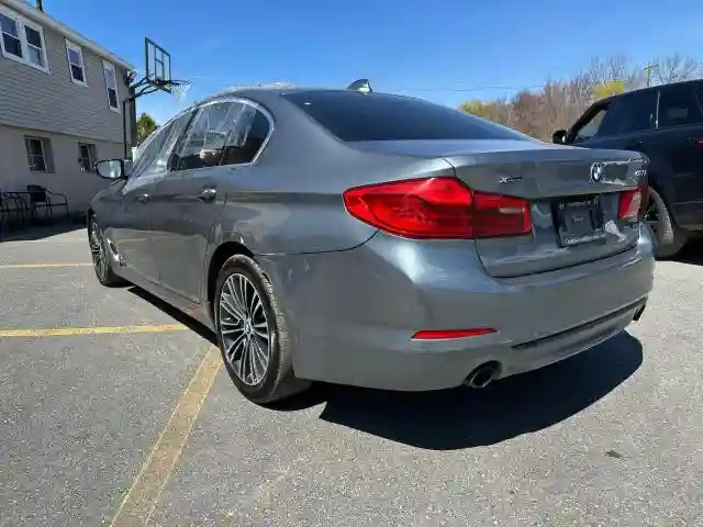 WBAJA7C32HG905341 2017 BMW 5 SERIES-1
