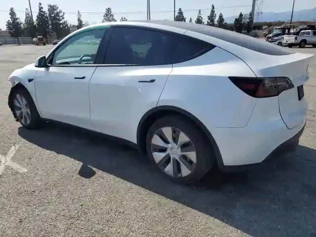 7SAYGDED1RF002570 2024 TESLA MODEL Y-1