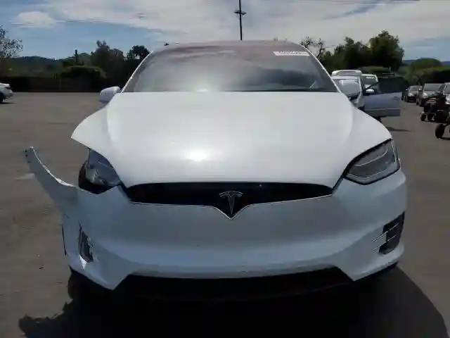 5YJXCAE29JF136278 2018 TESLA MODEL X-4