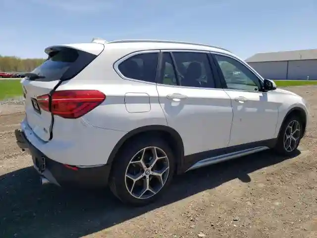 WBXHT3C51K3H35953 2019 BMW X1-2
