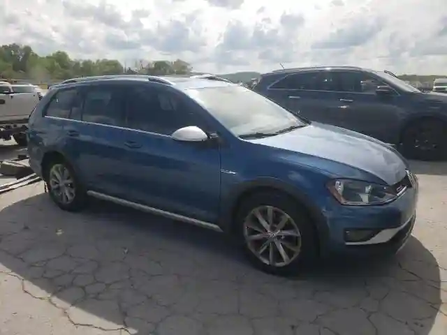 3VWH17AU9HM535618 2017 VOLKSWAGEN GOLF-3