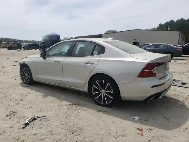 7JRL12FZ5NG154246 2022 VOLVO S60 B5 MOM-1