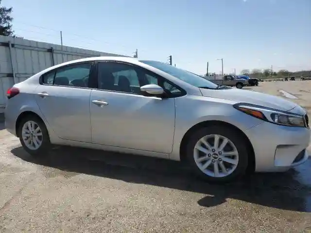3KPFL4A75HE129634 2017 KIA FORTE-3