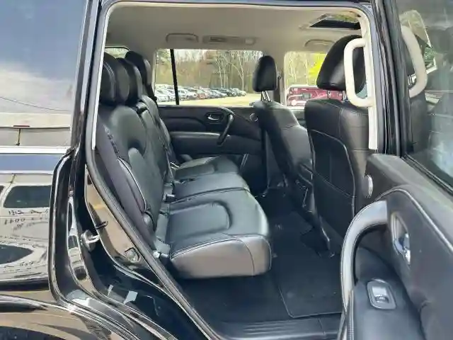 JN8AZ2AD8P9875358 2023 INFINITI QX80-5