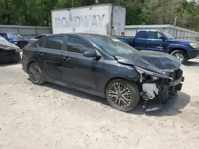 3KPF54AD9PE564686 2023 KIA FORTE-3