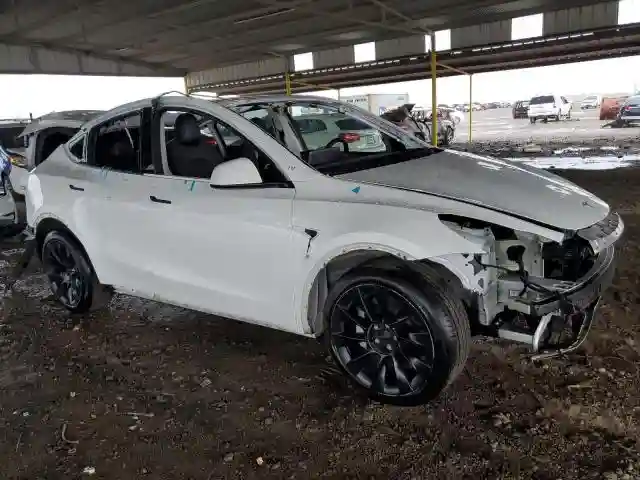 7SAYGDEE5NA021722 2022 TESLA MODEL Y-3