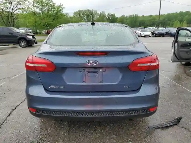 1FADP3H21JL306635 2018 FORD FOCUS-5