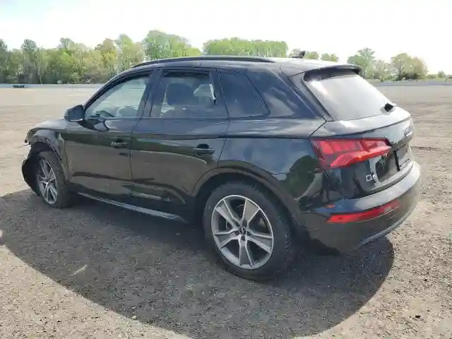 WA1CNAFY0K2112137 2019 AUDI Q5-1