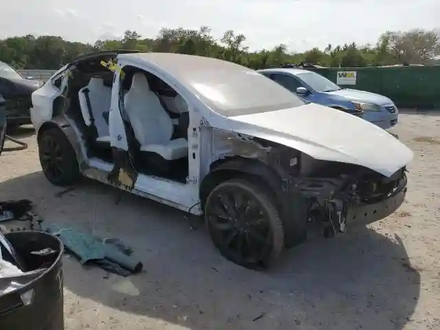 5YJXCDE40KF189634 2019 TESLA MODEL X-3