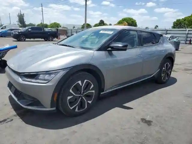 KNDC34LA4P5602445 2023 KIA EV6 LIGHT-0
