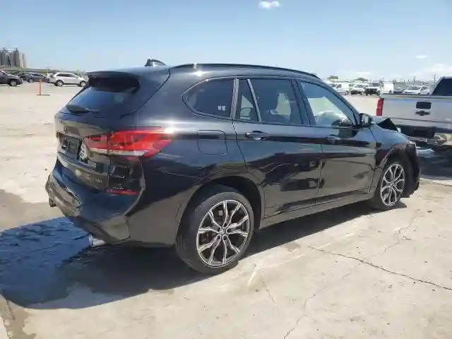 WBXJG7C04M5U03124 2021 BMW X1-2