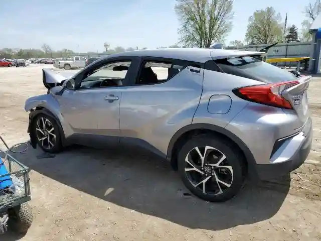 NMTKHMBXXJR039386 2018 TOYOTA C-HR-1