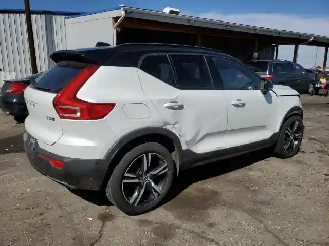 YV4162XZ8K2006393 2019 VOLVO XC40-2