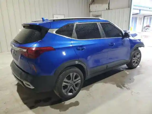 KNDEU2AA8P7391753 2023 KIA SELTOS-2