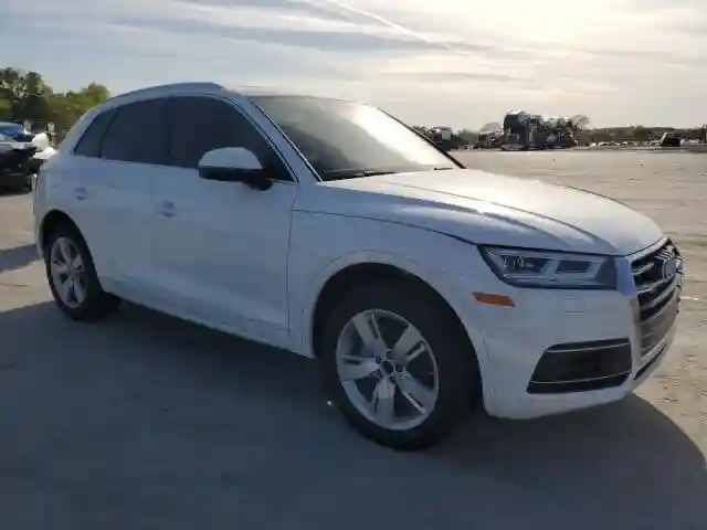 WA1BNAFY4J2230928 2018 AUDI Q5-3