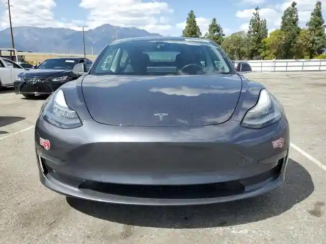5YJ3E1EB1KF365368 2019 TESLA MODEL 3-4
