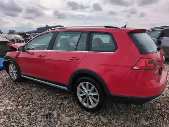 3VWH17AU3HM508429 2017 VOLKSWAGEN GOLF-1