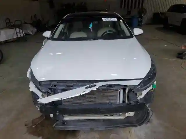 KNALC4J19J5124675 2018 KIA CADENZA-4
