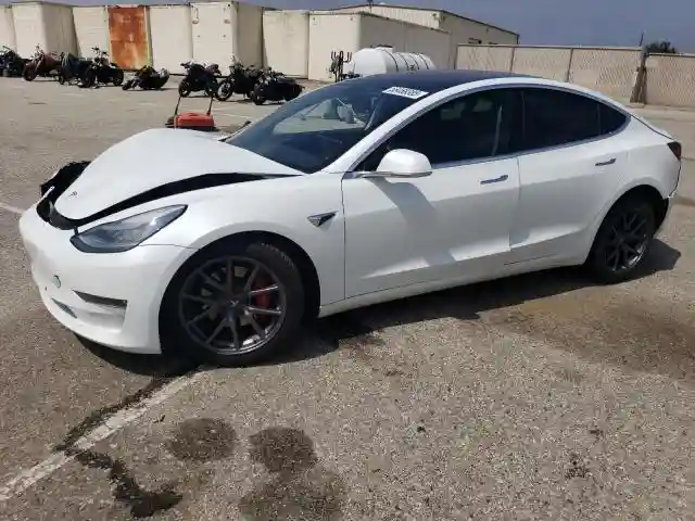 5YJ3E1EB4JF085278 2018 TESLA MODEL 3-0