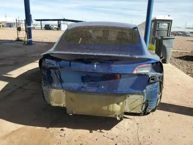 5YJ3E1EA0JF044752 2018 TESLA MODEL 3-5