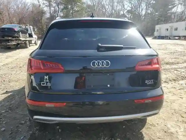 WA1BNAFY6J2033808 2018 AUDI Q5-5