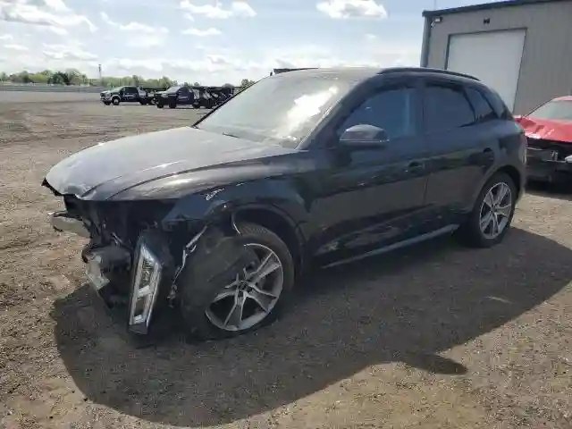 WA1CNAFY0K2112137 2019 AUDI Q5-0