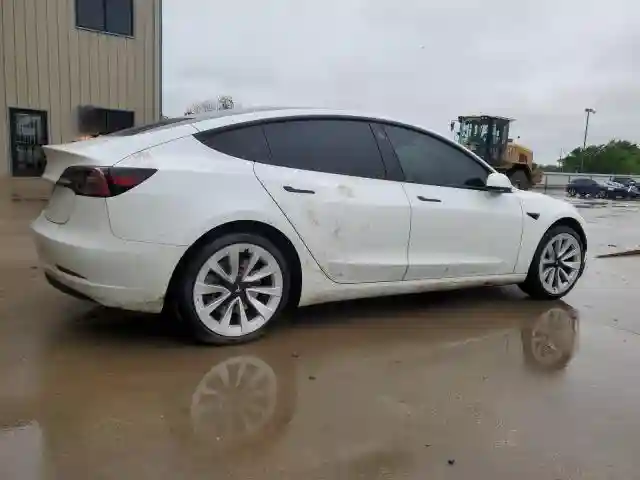 5YJ3E1EA9PF510588 2023 TESLA MODEL 3-2