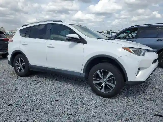 2T3RFREV1JW843426 2018 TOYOTA RAV4-3