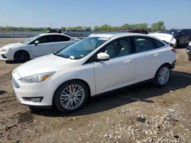 1FADP3J21JL294061 2018 FORD FOCUS-0