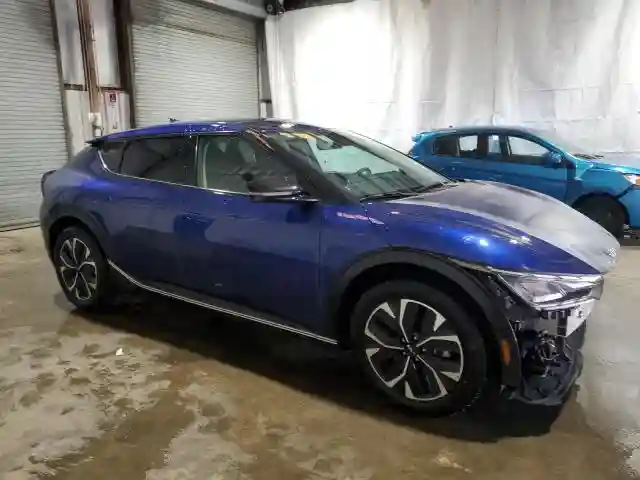 KNDC34LA0R5617785 2024 KIA EV6 LIGHT-3