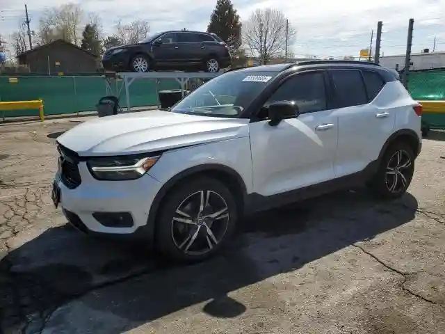 YV4162XZ8K2006393 2019 VOLVO XC40-0