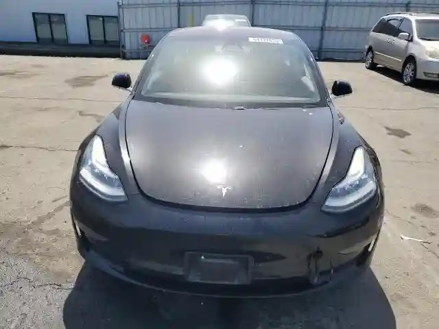 5YJ3E1EA7JF172373 2018 TESLA MODEL 3-4