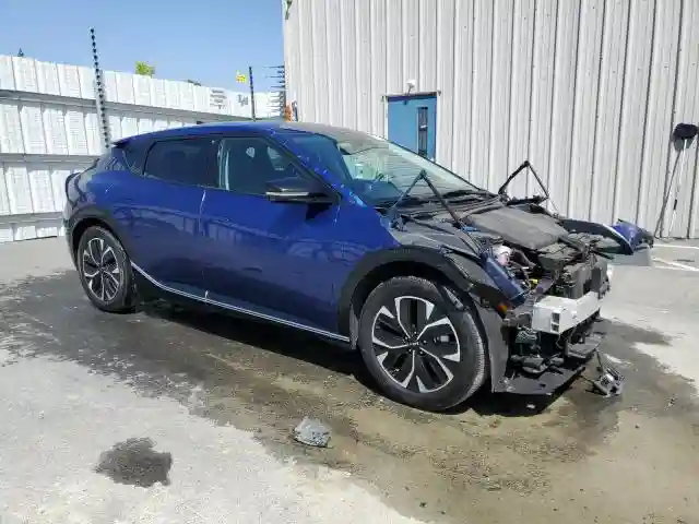 KNDC34LA4R5205661 2024 KIA EV6 LIGHT-3