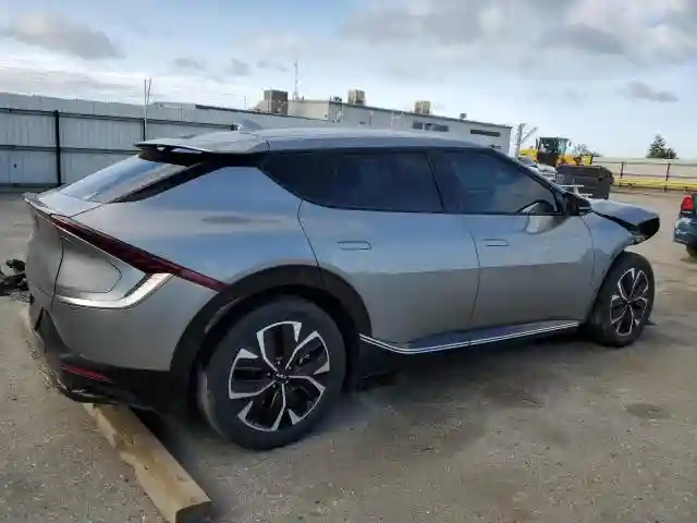 KNDC34LA9N5041656 2022 KIA EV6 LIGHT-2