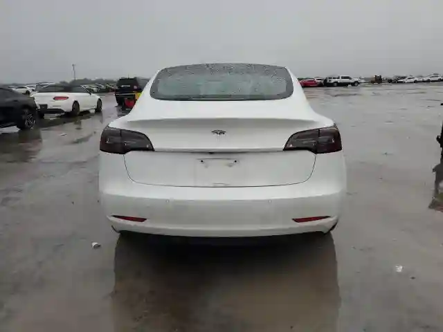 5YJ3E1EA6KF504059 2019 TESLA MODEL 3-5